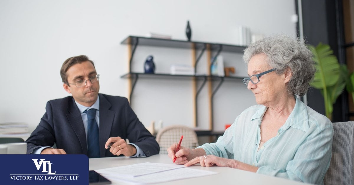 Tax attorney going through FTB payment options with a client